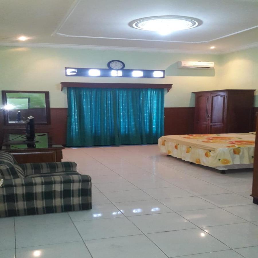 Hotel Mulia Lawean Екстериор снимка