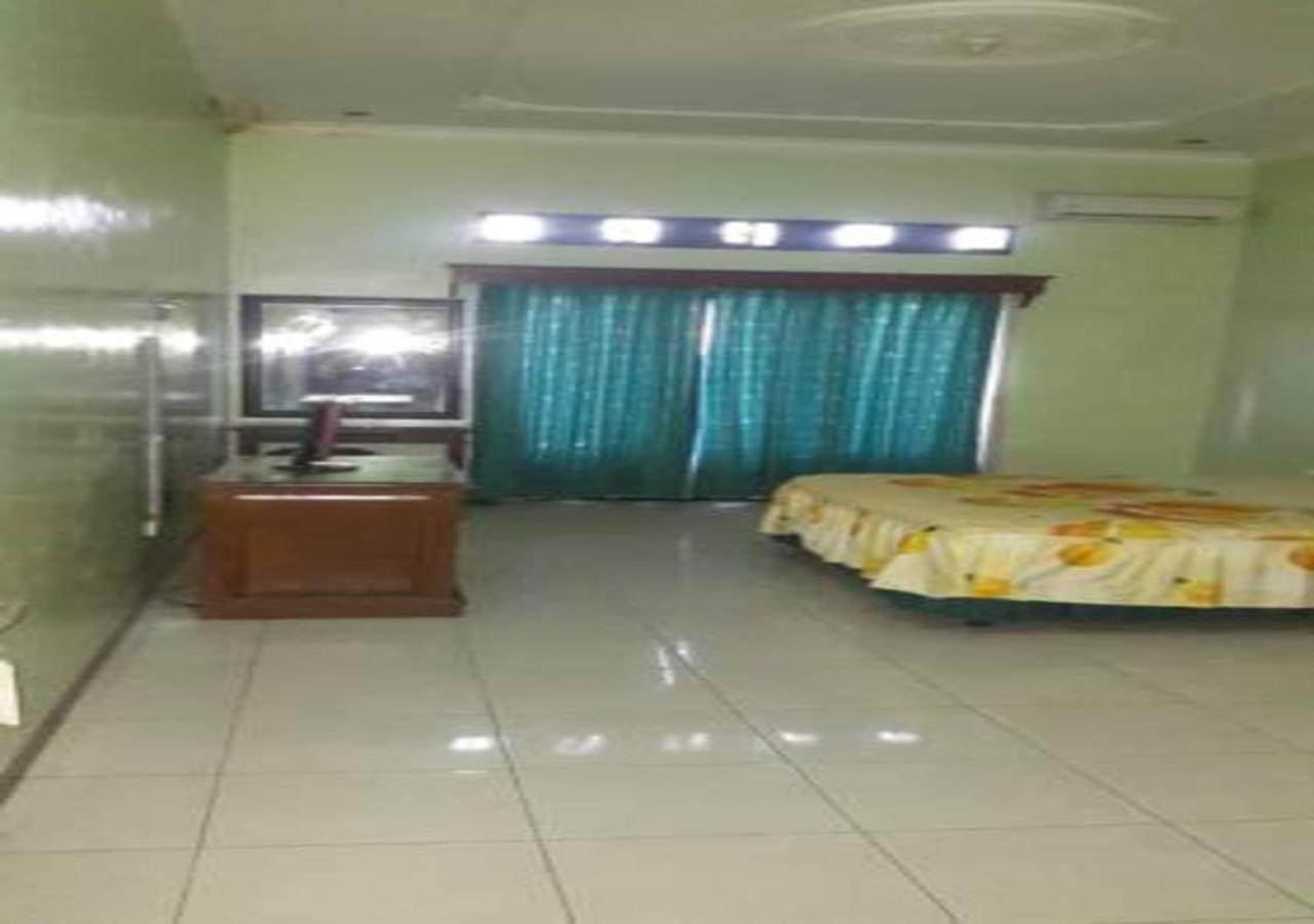 Hotel Mulia Lawean Екстериор снимка